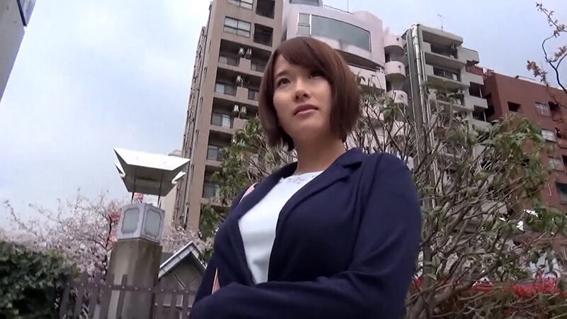 健康器具のモニターとナンパされたHカップの巨乳若妻さん。ディルドマシンのモニターで我慢できずに嵌めまくりでイキまくり！ サンプル 1