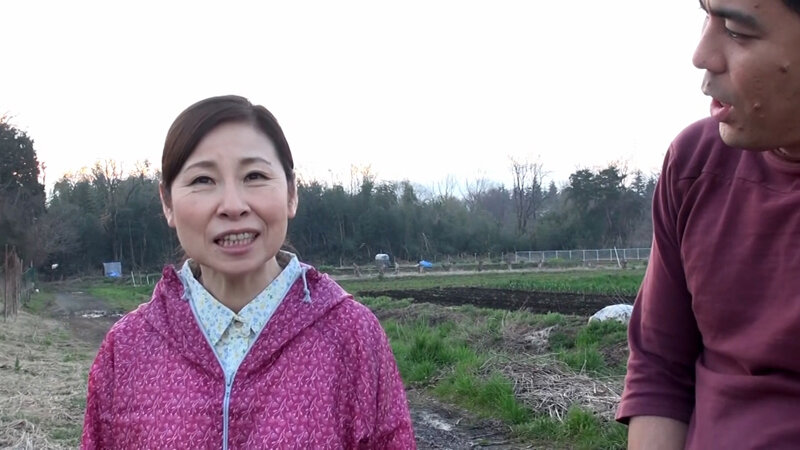 農村の地味目なおばさんをナンパしてみたら…。田舎暮らしで刺激に飢えてるおばさんの絶頂濃厚セックス！ サンプル 1