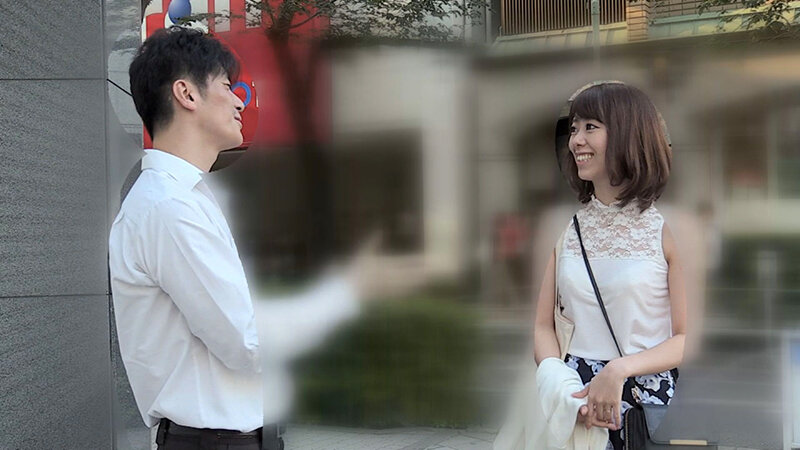 SNSで知り合った奥様が初めてのAV出演！媚●で感度MAX！電マ責めでイキまくり、3Pセックスで悶絶中出し！ サンプル 1
