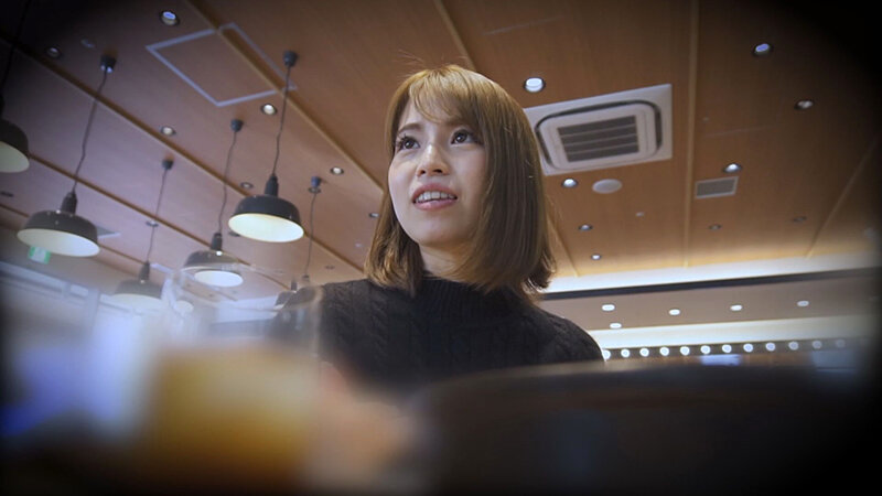ナンパに引っかかったのは、新婚若妻！拒む夫にストレス限界！クンニで感動！他人の生肉棒でイキまくり、久しぶりの中出しにしみじみと「あ～気持ちぃ～！」 サンプル 1