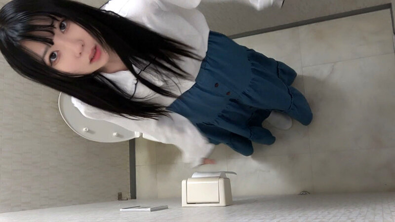 トイレ修理業者の凶行！「やだやだやだ！」トイレの個室に響く黒髪ロング美女の悲痛な叫び！ サンプル 2