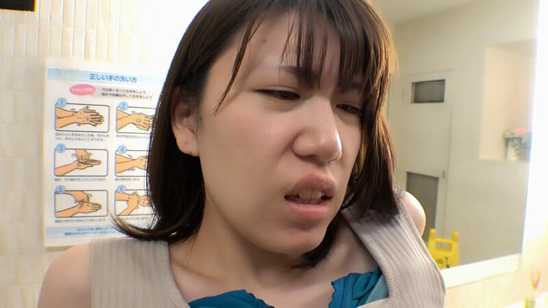 その一瞬が絶望へのカギだった！トイレ修理業者の罠にかかりイヤなのに感じてしまう色白女性！ サンプル 11