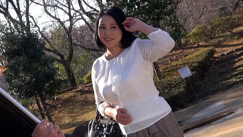 産後10年程旦那さんとはセックスレス、そんな性欲をオナニーで紛らわしていたがもう我慢の限界とAV出演で発散する五十路熟女の初撮り淫乱セックス！ サンプル 8