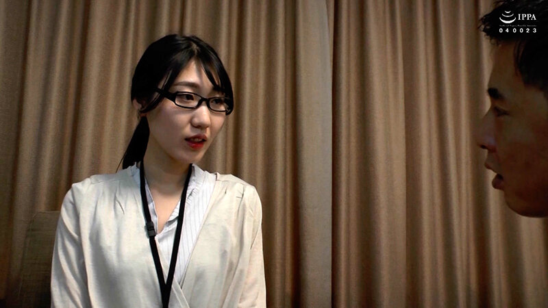 韓国の街角ナンパ！長身スレンダー美女をナンパしてナシクズシ的なボディタッチ！ちょっと期待のむっつり心開花の美女と日韓交流戦！ サンプル 3
