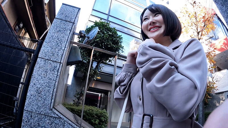美乳で巨乳で黒髪ショートの美女をナンパしてホテルIN！ヤリモクむっつり美女とパコパコ絶頂イキ過ぎ嵌め撮りSEX！ サンプル 1