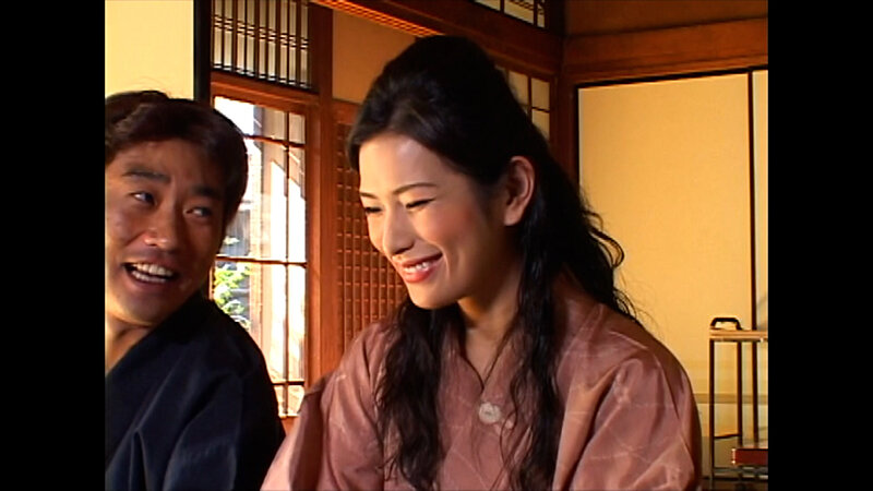 昭和初期の郊外の大地主の家で女中として奉公する娘。ある晩、若旦那夫婦に性の手ほどきをされ…。初めての経験に快感を覚える3PSEX！ サンプル 2