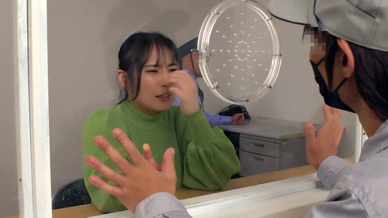 あなたごめんなさい…。刑務官と結ばれた秘密の契約！旦那が見てる前で中出しセックス！ サンプル 1