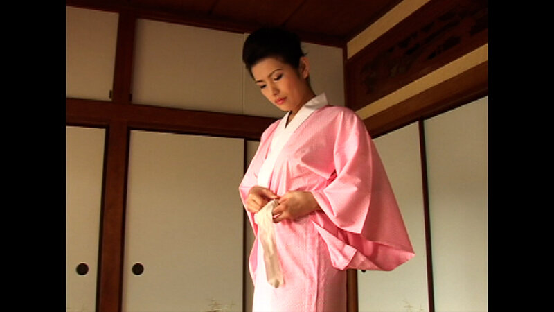 上司の妾の娘を後妻として迎え入れたが一切カラダを許してくれなかった…。一計を案じた夫の行動とは…。昭和初期を舞台にした狂乱淫靡劇場！ サンプル 1