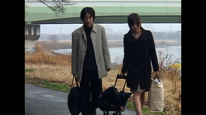 昭和の古き良き時代。東京の多摩川の土手の食堂で心に傷を負った女性達とハーレムを築いた男！ サンプル 1