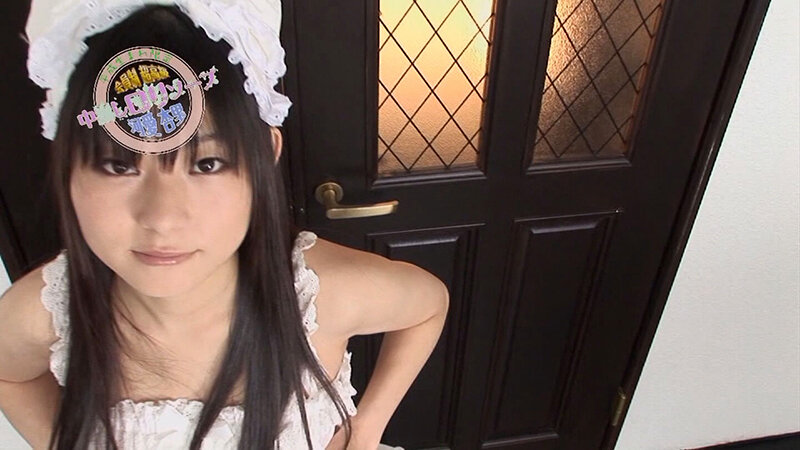 飴ちゃんが似合う無邪気でかわいい娘が小さい口でおっきな肉棒を咥えて口内射精！ サンプル 3