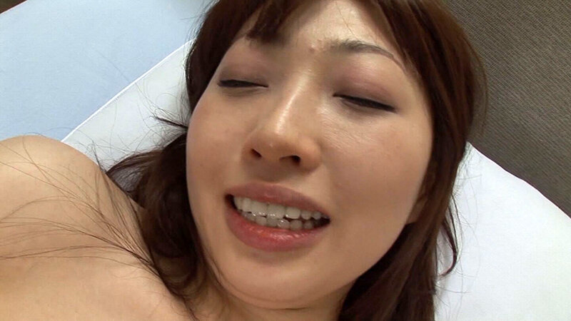 美人妻をかかえる旦那の苦悩！これぞナンパの醍醐味！排卵日で性欲ましまし中の美人妻を偶然ナンパ！勿論、即ホテルで一期一会の中出しセックスで一晩中楽しみまくり！ サンプル 9