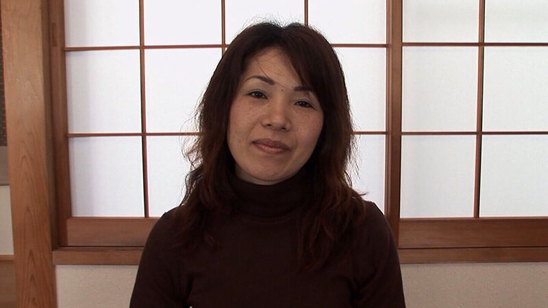 終始笑顔の可愛い四十路熟女！久々のSEXで燃え上がり中出しだって許しちゃうご無沙汰SEX！ サンプル 1