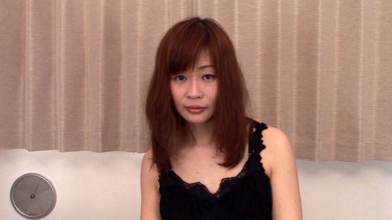勇気を出して応募したけど緊張で震える熟女さん！緊張をほぐしてあげる為に乳首やアソコを舐めたら気分上々！中出しセックス！ サンプル 1
