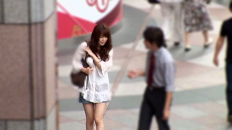 見た目はハデなのに実は恥ずかしがり屋？！ウエスト細いのに脱がせてみたらGカップな人妻さんと一期一会の中出しセックス！ サンプル 1