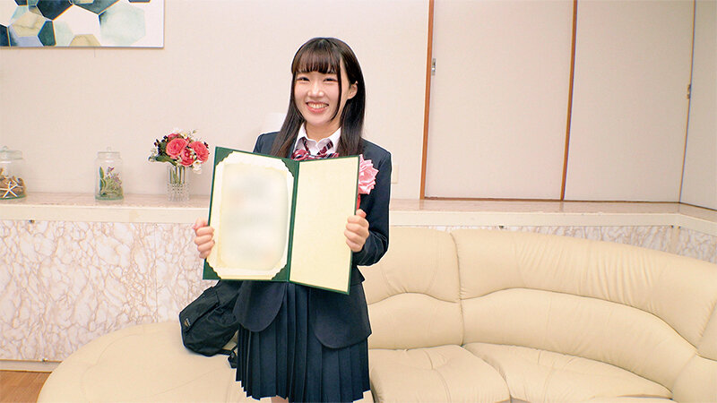 3分前まで女子○校生！卒業式直後にガチナンパ！生まれて初めての素股体験！クリトリスがデカチンと擦れ合って我慢出来ずにヌルっと生挿入！そのまま人生初の生中だし！！みく＆みさき サンプル 3