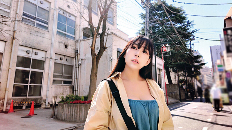 スキだらけのマキシワンピ巨乳妻をガチナンパ！着衣越しでもこぼれそうなデカパイ！透けるマンスジ！浮かび上がる潮シミ！クイックマッサージ体験で潮をまき散らしガチ絶頂！ゆりあさんとあすなさん サンプル 1