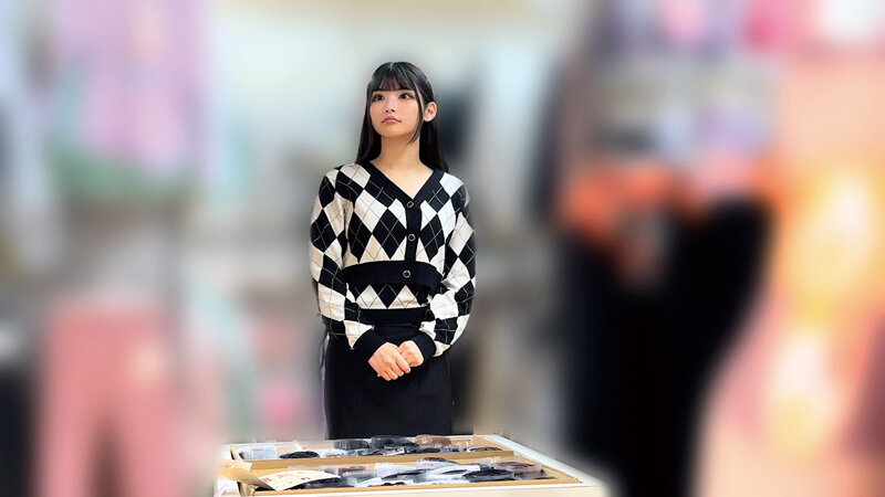 アパレルスタッフ粘着隠し撮り さくらさんとみれいさん サンプル 1