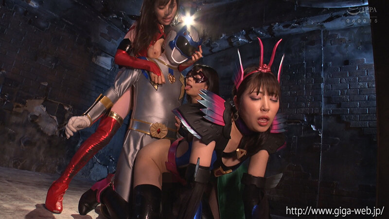 悪女連合 ヒーロー骨抜き陥落 純情戦士ワイルドシルバーを襲う三悪女の淫撃 サンプル 20