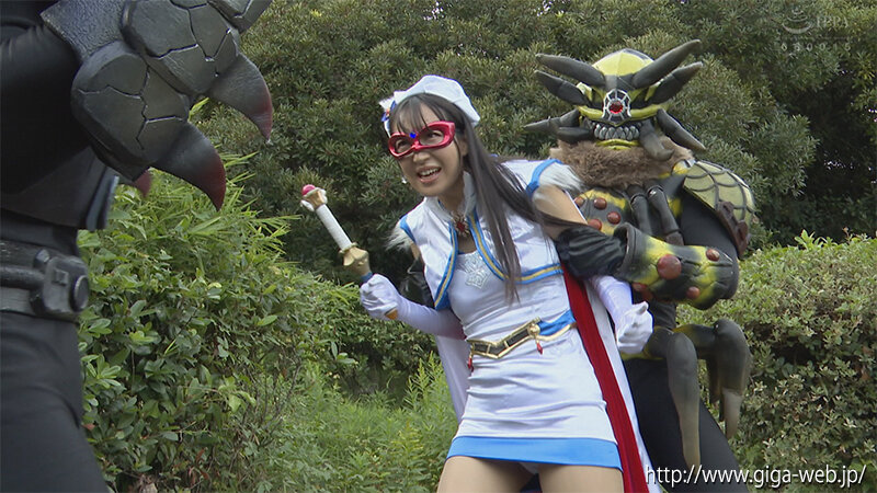 ヒロインハンティング 魔法美少女戦士フォンテーヌ ～『魔女殺しの日』のターゲット～ 楠木花菜 サンプル 4