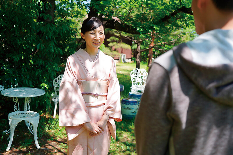 濃厚でエロいおもてなしが自慢の温泉宿の美人女将 サンプル 2