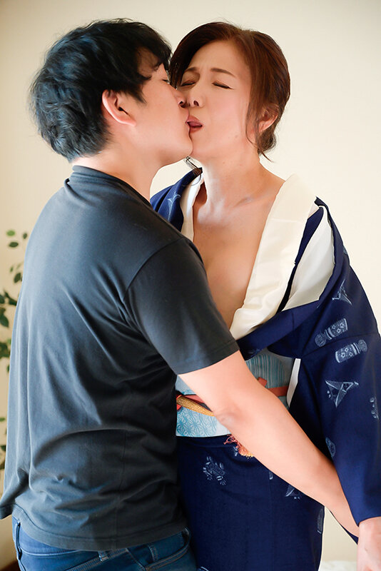 美しい肢体と美貌が自慢の五十路・六十路熟女に生中出し2 サンプル 1