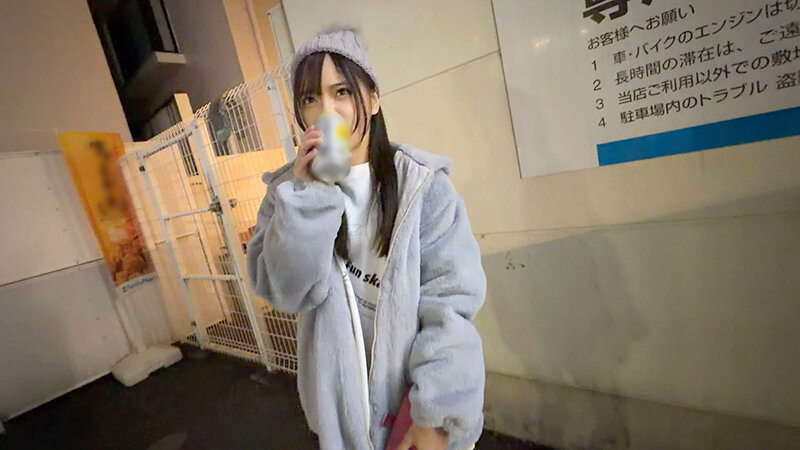 深夜の田舎のコンビニでウロウロしているギャルを簡単にお持ち帰り出来るのか検証 ミオちゃん サンプル 2