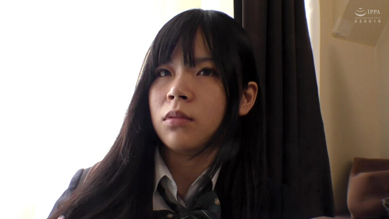 反抗的におじさんを睨みつける女〇〇生にお仕置きで中出し！ サンプル 1