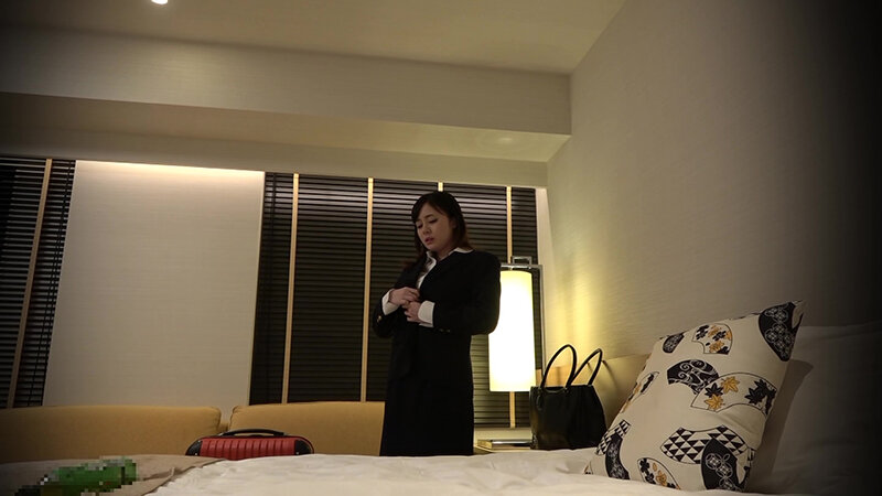 美しいド爆乳おねえさんが大股開きでガチオナニー サンプル 1