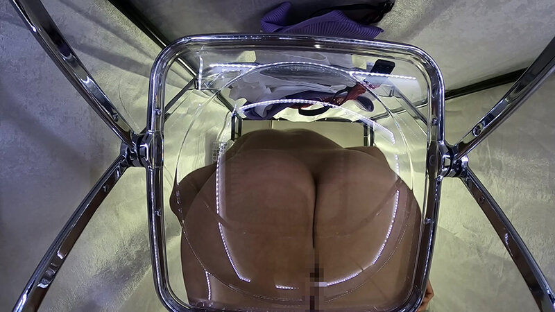 小麦色の肌がエロいおねえさんのお着替え サンプル 6