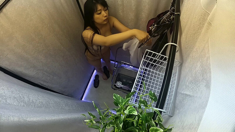 おわん型デカパイOLのお着替え サンプル 4