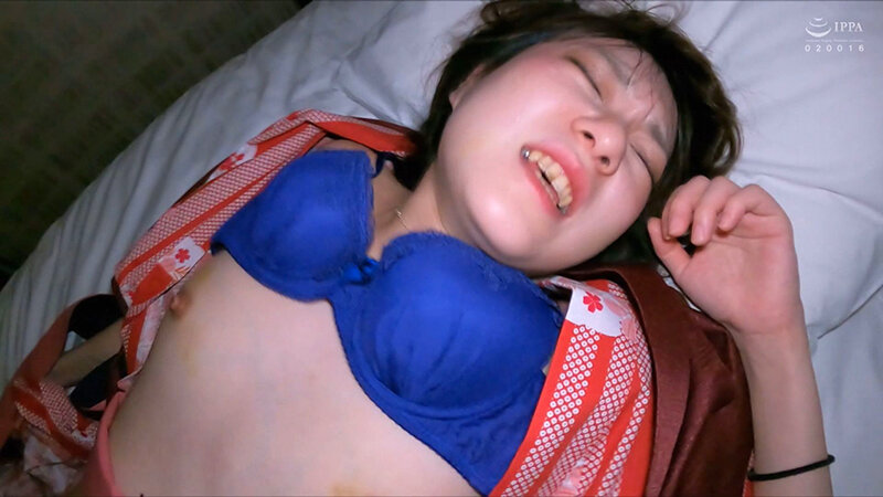 寝込みを襲われ、イきまくっちゃったパイパン色白美女 サンプル 3