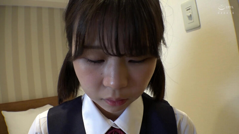 よだれダラダラ！幼いおさげの制服女子 サンプル 1