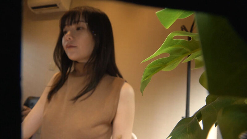 リモートワーク中にオナニー始めちゃう綺麗なお姉さん サンプル 1
