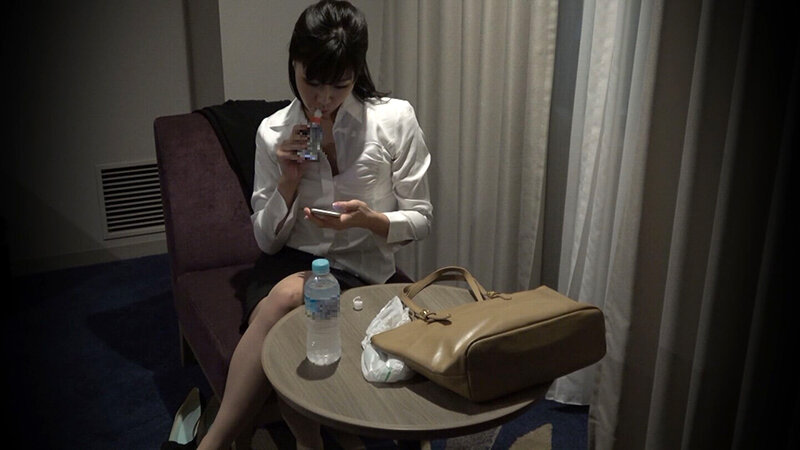 上品な美尻OLの地味オナが生々しくてエロい！ サンプル 1