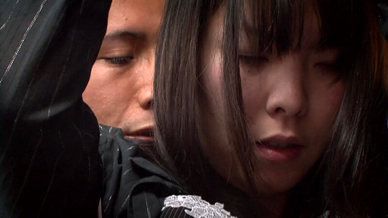 純朴熟女がデカチンに負けて喘ぎが止まらない…！ サンプル 4