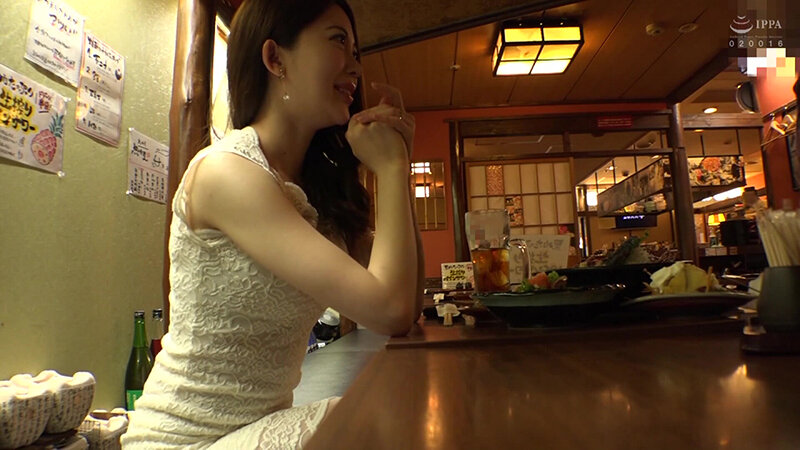 モデルみたいな美巨乳奥様に注がれるザーメン サンプル 1