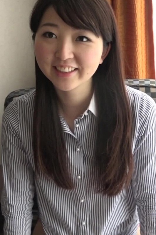 程よい肉付きの若妻さんの敏感な毛むくじゃらマ〇コ
