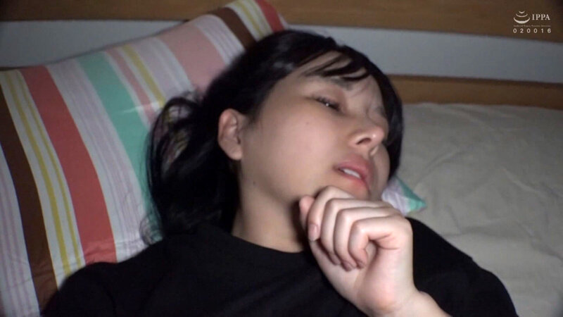 夜●いしてきた男を拒めず、なし崩しSEXで中出しまで… サンプル 4