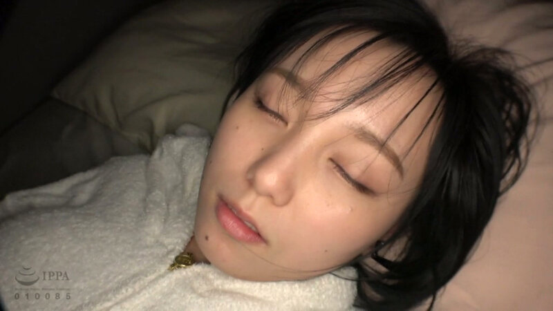 寝静まる美人巨乳の姉を○○する弟 ねね サンプル 1