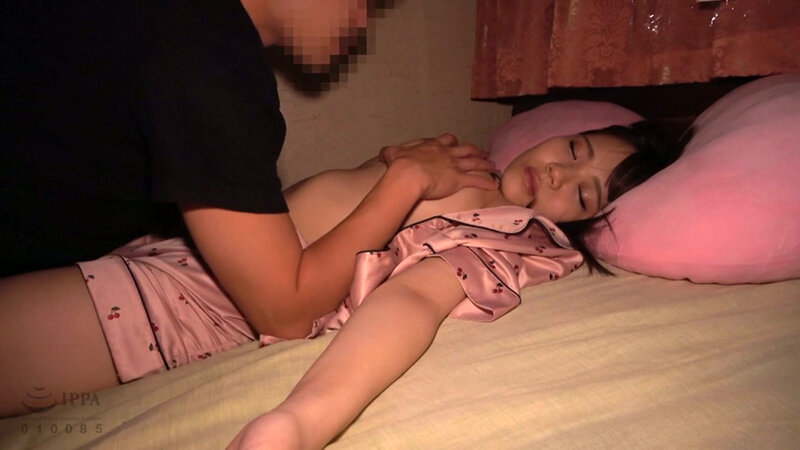 寝静まる美人巨乳の姉を○○する弟 りほ サンプル 4