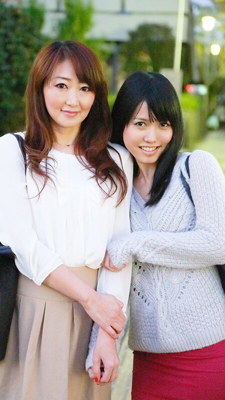 家族の絆は固かった！？「お父さんには言わないで」とか言いながら、娘の前でもお構いなし、欲求不満を拗らせた熟女母12名4時間5 サンプル 13