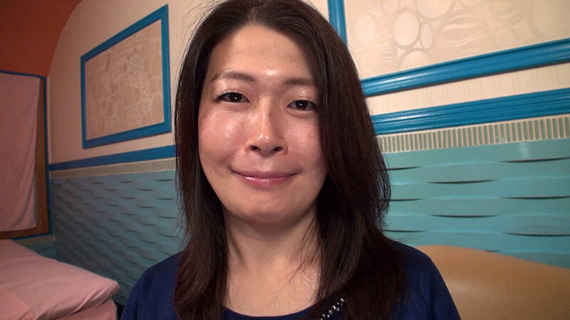 遅咲き熟女 良き妻・良き母を務めてきた遊びを知らないお堅い女が…過呼吸になるほどの濃密なSEX 20人4時間12 サンプル 9