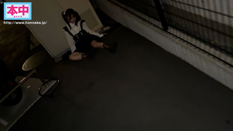 BITCH MELTDOWN 早朝、路上で寝る女の子たち 新●区歌●伎町ホスト帰りみに娘編 サンプル 1