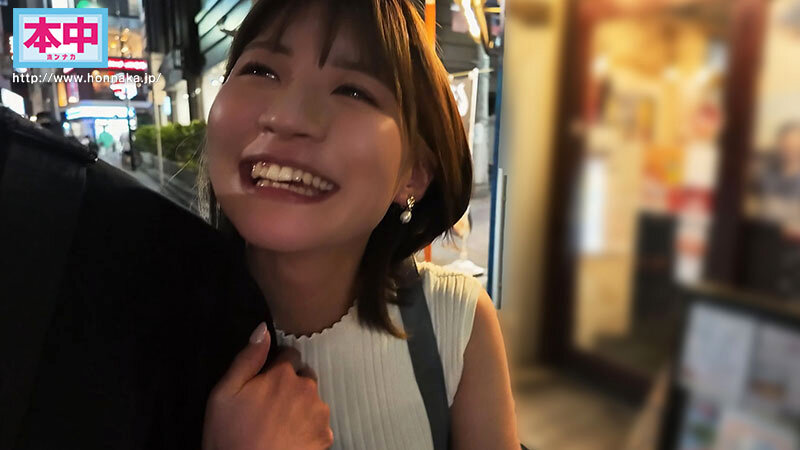 一度関係があった可愛いカフェ店員と3年ぶりに再会したら人妻になっていた。もう一度しないと誘ったら最初は断られたけど押しに弱いのは変わらずで… 1度だけの約束でホテルで朝までめちゃくちゃ中出ししまくった。初めての朝帰り不倫 東條なつ サンプル 2