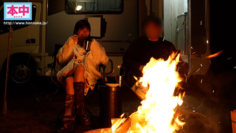 普段は真面目な会社員だけど、僕の前では面倒くさい彼女。かまわないとすぐ拗ねるし、メールの返信が遅いと誰と会ってたの？と 束縛も激しい彼女が行きたいと言っていたキャンプをしに郊外へ。デート中も面倒くさいモードに入り「今エッチしたいの」と彼女のペ… 根尾あかり サンプル 6