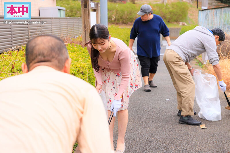 私の巨乳に目をつけられてー旦那が不在の日中、義父と町内会のオヤジたちにストリップと中出し輪●され続けています 彩月七緒 サンプル 1