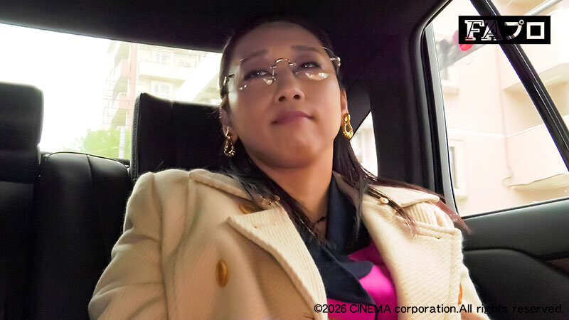 熟女濃厚接吻 エリート議員43才の卑猥なる下半身 白峰郁美 サンプル 1