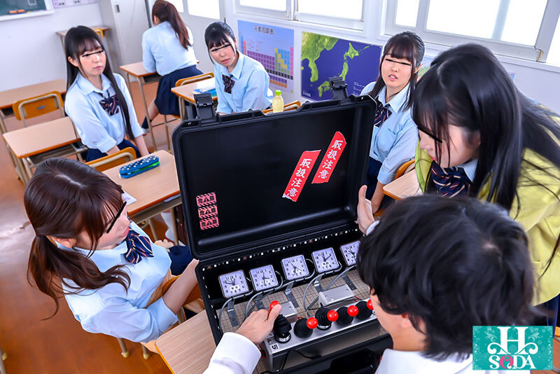 時間停止学級3。時間を止める事が出来る神装置で、好きな時に挿れたり、止めたりし放題。 サンプル 3
