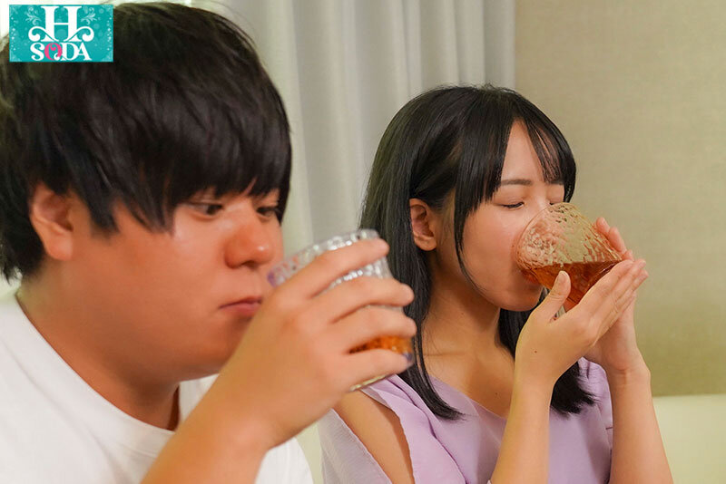 マジックミラーNTRエステ 隣で美乳スレンダーな彼女が寝取られているのに、僕は巨乳お姉さんの凄テクに抗えず、生中セックスしてしまった。 蓮実クレア 美咲音 サンプル 4