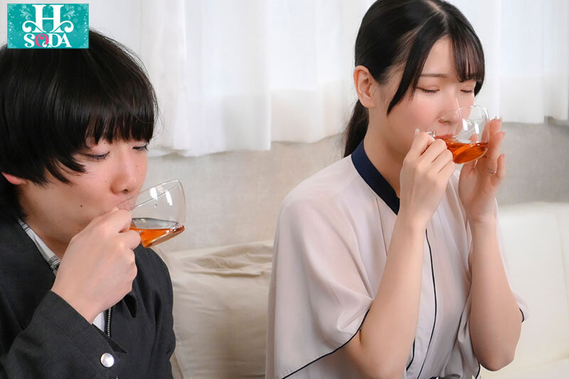 マジックミラーNTRエステ 隣で美乳スレンダーな彼女が寝取られているのに、僕は巨乳お姉さんの凄テクに抗えず、生中セックスしてしまった。 竹内有紀 宮西ひかる サンプル 4